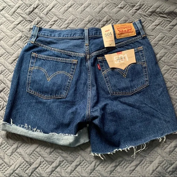 NWT Levi’s 501 Shorts - Picture 2 of 3
